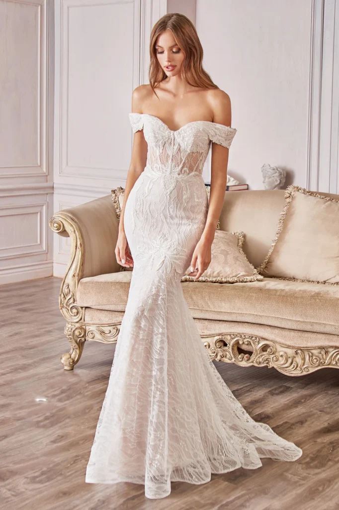 VESTIDO CORTE SIRENA DE ENCAJE ESPAÑOL HOMBROS DESCUBIERTOS