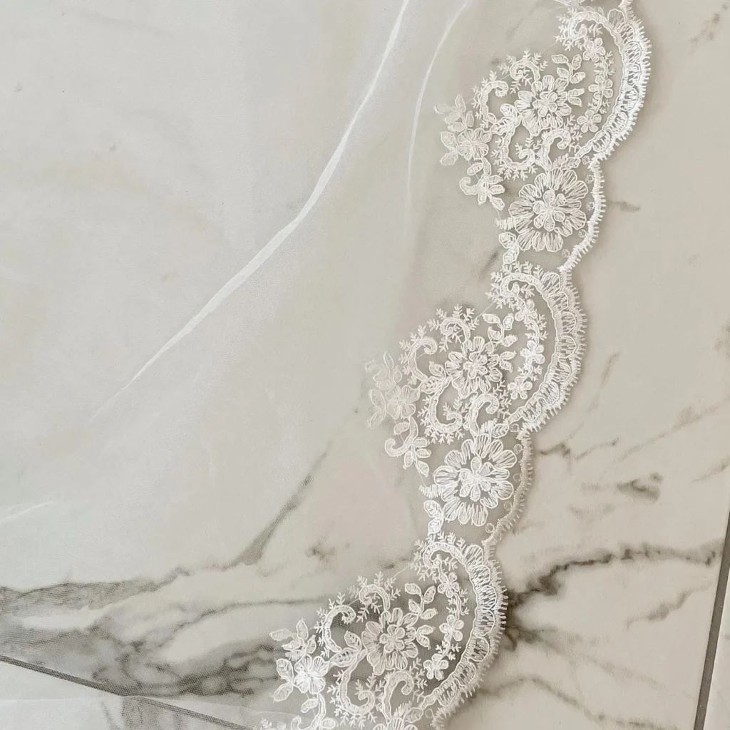 MANTILLA 3 METROS BORDADA