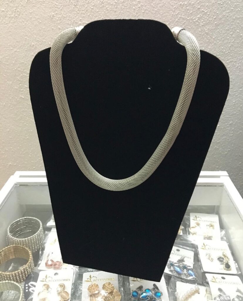 COLLAR PLATEADO